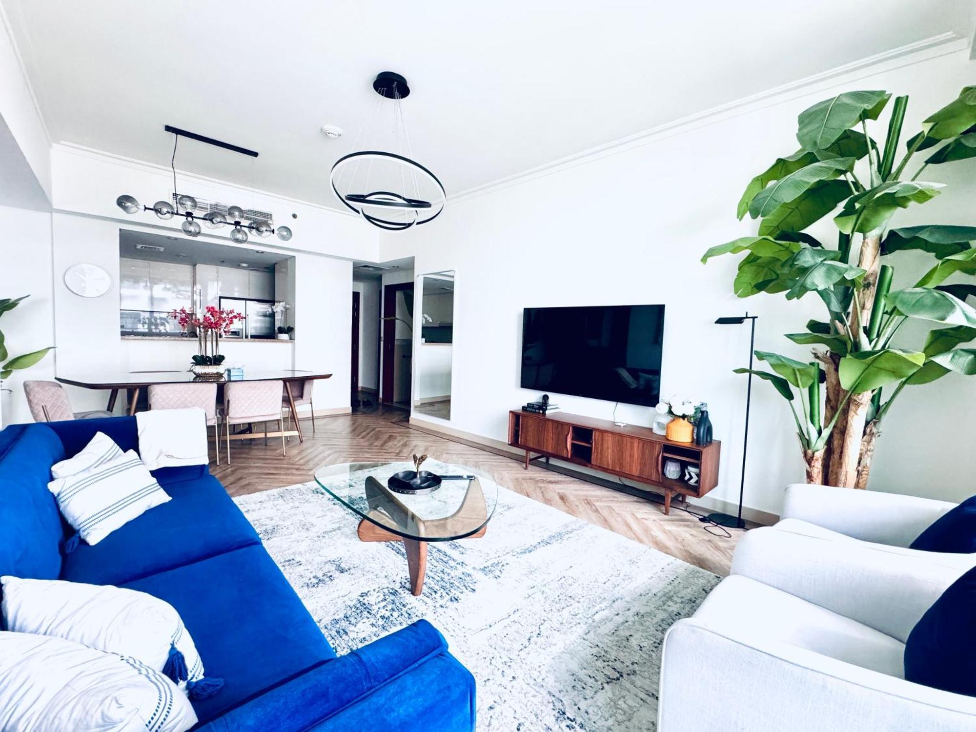 Burj Vista Luxury 2br ,full Burj Khalifa View ,direct Mall & Metro Access Dubai