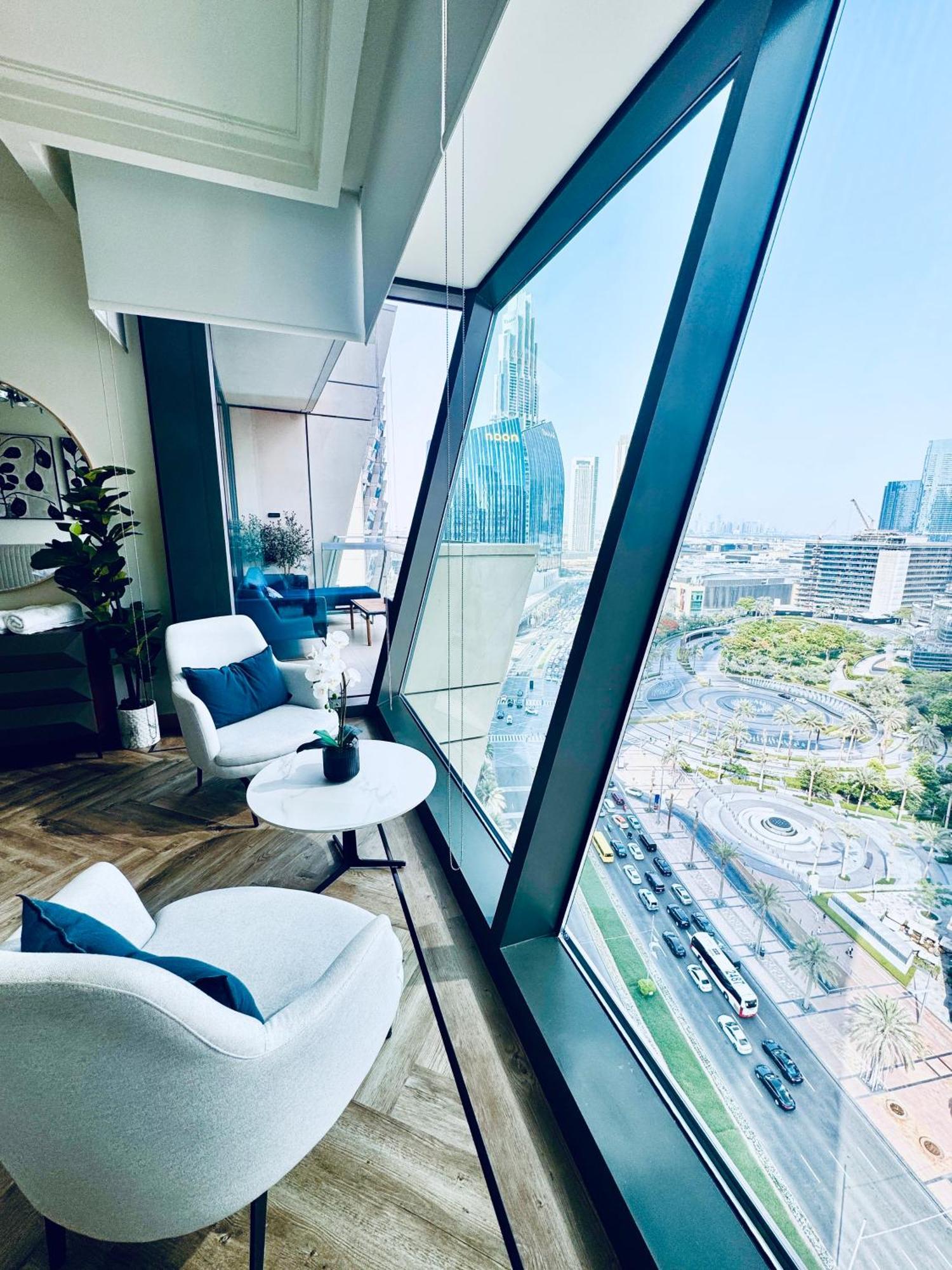 Burj Vista Luxury 2br ,full Burj Khalifa View ,direct Mall & Metro Access Apartment *